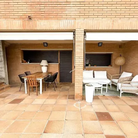 Holiday home Montjuic Town House With Pool