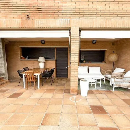 Holiday home Montjuic Town House With Pool